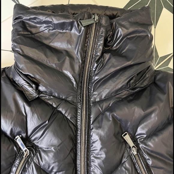 BCBG packable lightweight down puffer - Picture 5 of 8